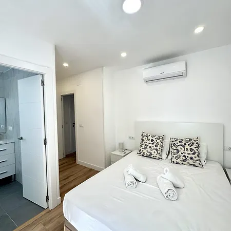 Homes Penthouse Granados 아파트 *